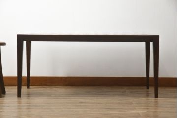 デンマークビンテージ　ROYAL COPENHAGEN(ロイヤルコペンハーゲン)×HASLEV(ハスレヴ)　BACA(バッカ)シリーズ　チーク材　タイルトップがお洒落なローテーブル(センターテーブル、コーヒーテーブル、リビングテーブル、ヴィンテージ、北欧)(R-076495)
