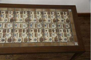 デンマークビンテージ　ROYAL COPENHAGEN(ロイヤルコペンハーゲン)×HASLEV(ハスレヴ)　BACA(バッカ)シリーズ　チーク材　タイルトップがお洒落なローテーブル(センターテーブル、コーヒーテーブル、リビングテーブル、ヴィンテージ、北欧)(R-076495)