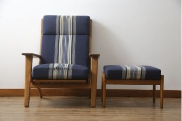 デンマークビンテージ　GETAMA(ゲタマ)　Hans J Wegner(ハンス・J・ウェグナー)　GE290A　くつろぎの空間を演出するアームチェアとオットマンのセット(椅子、イス、1P、一人掛けソファ、1人掛けソファ、フットスツール、ヴィンテージ、北欧)(R-076497)