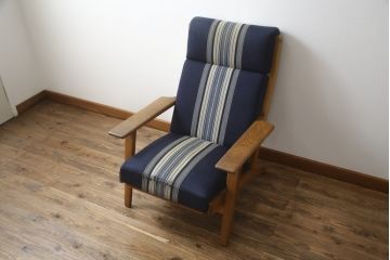 デンマークビンテージ　GETAMA(ゲタマ)　Hans J Wegner(ハンス・J・ウェグナー)　GE290A　くつろぎの空間を演出するアームチェアとオットマンのセット(椅子、イス、1P、一人掛けソファ、1人掛けソファ、フットスツール、ヴィンテージ、北欧)(R-076497)