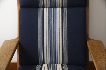 デンマークビンテージ　GETAMA(ゲタマ)　Hans J Wegner(ハンス・J・ウェグナー)　GE290A　くつろぎの空間を演出するアームチェアとオットマンのセット(椅子、イス、1P、一人掛けソファ、1人掛けソファ、フットスツール、ヴィンテージ、北欧)(R-076497)