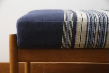 デンマークビンテージ　GETAMA(ゲタマ)　Hans J Wegner(ハンス・J・ウェグナー)　GE290A　くつろぎの空間を演出するアームチェアとオットマンのセット(椅子、イス、1P、一人掛けソファ、1人掛けソファ、フットスツール、ヴィンテージ、北欧)(R-076497)