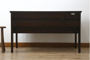 中古　希少な絶版品!　北海道民芸家具　落ち着いたシックな色合いが魅力のデスクとサイドチェストのセット(平机、ワークデスク、作業台、引き出し、ワゴン、在宅用、在宅ワーク用)(R-076498)