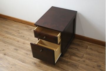 中古　希少な絶版品!　北海道民芸家具　落ち着いたシックな色合いが魅力のデスクとサイドチェストのセット(平机、ワークデスク、作業台、引き出し、ワゴン、在宅用、在宅ワーク用)(R-076498)