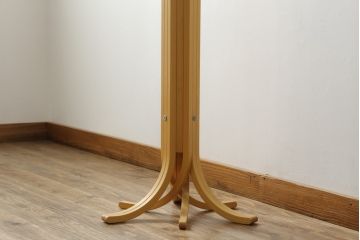 中古　美品　天童木工(Tendo)　ALBERO(アルベロ)　KEN OKUYAMA(奥山清行) デザイン 美術品のような佇まいが美しいコートハンガー(ポールハンガー、帽子掛け、店舗什器)(R-076499)