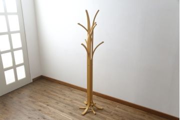 中古　美品　天童木工(Tendo)　ALBERO(アルベロ)　KEN OKUYAMA(奥山清行) デザイン 美術品のような佇まいが美しいコートハンガー(ポールハンガー、帽子掛け、店舗什器)(R-076499)