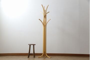 中古　美品　天童木工(Tendo)　ALBERO(アルベロ)　KEN OKUYAMA(奥山清行) デザイン 美術品のような佇まいが美しいコートハンガー(ポールハンガー、帽子掛け、店舗什器)(R-076499)