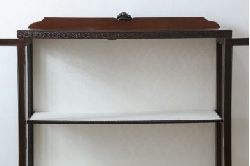 イギリスアンティーク　マホガニー材　シックな佇まいが魅力的なキャビネット(ガラスケース、ショーケース、キュリオケース、飾り棚、収納棚、戸棚、店舗什器、英国)(R-076500)