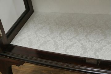 イギリスアンティーク　マホガニー材　シックな佇まいが魅力的なキャビネット(ガラスケース、ショーケース、キュリオケース、飾り棚、収納棚、戸棚、店舗什器、英国)(R-076500)