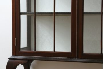 イギリスアンティーク　マホガニー材　シックな佇まいが魅力的なキャビネット(ガラスケース、ショーケース、キュリオケース、飾り棚、収納棚、戸棚、店舗什器、英国)(R-076500)