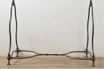 フランスビンテージ　緩やかなカーブを描く脚がお洒落な真鍮(しんちゅう)とアイアンのハンガーラック(ポールハンガー、洋服掛け、コート掛け、店舗什器、ヴィンテージ)(R-076507)
