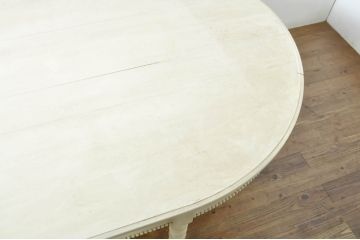 和製ビンテージ　大振り!!　特注品　ペイント　シャビーシックな雰囲気が素敵なアンティーク調の展示台(ダイニングテーブル、オーバルテーブル、食卓、飾り台、陳列台、ディスプレイ台、ヴィンテージ)(R-076525)