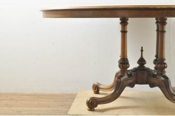 中古　スペイン製　バロッサバレンティ(VARO,S.A. VALENTI)　重厚でクラシカルな佇まいが目を惹くオーバルダイニングテーブル(オーバルテーブル、食卓、4人掛け、6人掛け)(定価約150万円)(R-076528)