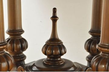 中古　スペイン製　バロッサバレンティ(VARO,S.A. VALENTI)　重厚でクラシカルな佇まいが目を惹くオーバルダイニングテーブル(オーバルテーブル、食卓、4人掛け、6人掛け)(定価約150万円)(R-076528)