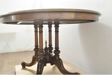 中古　スペイン製　バロッサバレンティ(VARO,S.A. VALENTI)　重厚でクラシカルな佇まいが目を惹くオーバルダイニングテーブル(オーバルテーブル、食卓、4人掛け、6人掛け)(定価約150万円)(R-076528)