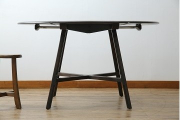 イギリスヴィンテージ　ERCOL(アーコール)　ニレ材　シンプルなデザインと機能性の良さが魅力的なバタフライダイニングテーブル　(R-076529)