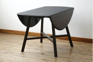 イギリスヴィンテージ　ERCOL(アーコール)　ニレ材　シンプルなデザインと機能性の良さが魅力的なバタフライダイニングテーブル　(R-076529)