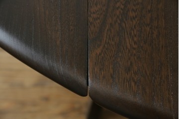 イギリスヴィンテージ　ERCOL(アーコール)　ニレ材　シンプルなデザインと機能性の良さが魅力的なバタフライダイニングテーブル　(R-076529)