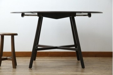 イギリスヴィンテージ　ERCOL(アーコール)　ニレ材　シンプルなデザインと機能性の良さが魅力的なバタフライダイニングテーブル　(R-076529)