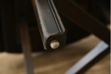 イギリスヴィンテージ　ERCOL(アーコール)　ニレ材　シンプルなデザインと機能性の良さが魅力的なバタフライダイニングテーブル　(R-076529)