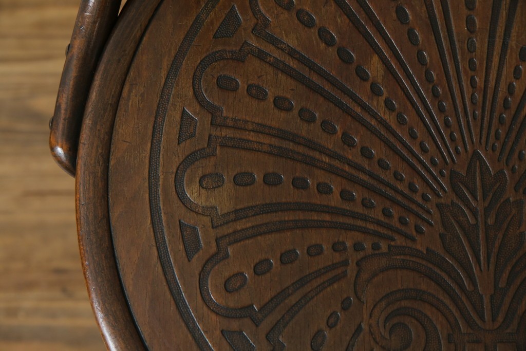 アンティーク家具　ポーランド　MUNDUS and J&J Kohn Ltd(ムンダス&ヤコブ・ヨゼフコーン社)　しなやかなループを描く曲げ木のデザインが美しいベントウッドチェア　(R-076531)