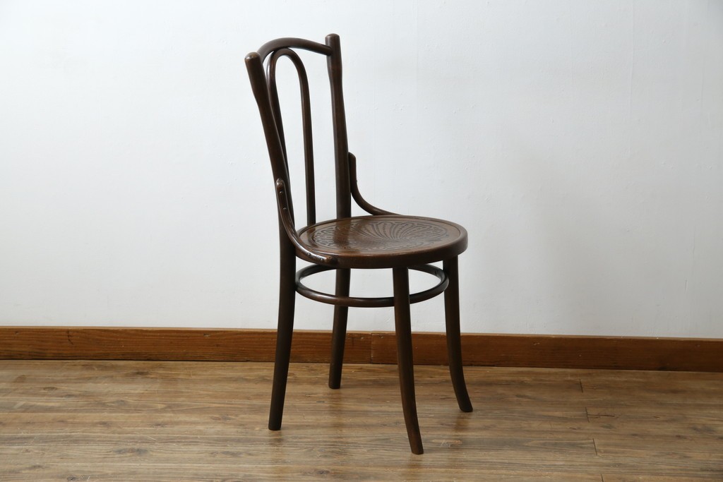アンティーク家具　ポーランド　MUNDUS and J&J Kohn Ltd(ムンダス&ヤコブ・ヨゼフコーン社)　しなやかなループを描く曲げ木のデザインが美しいベントウッドチェア　(R-076531)
