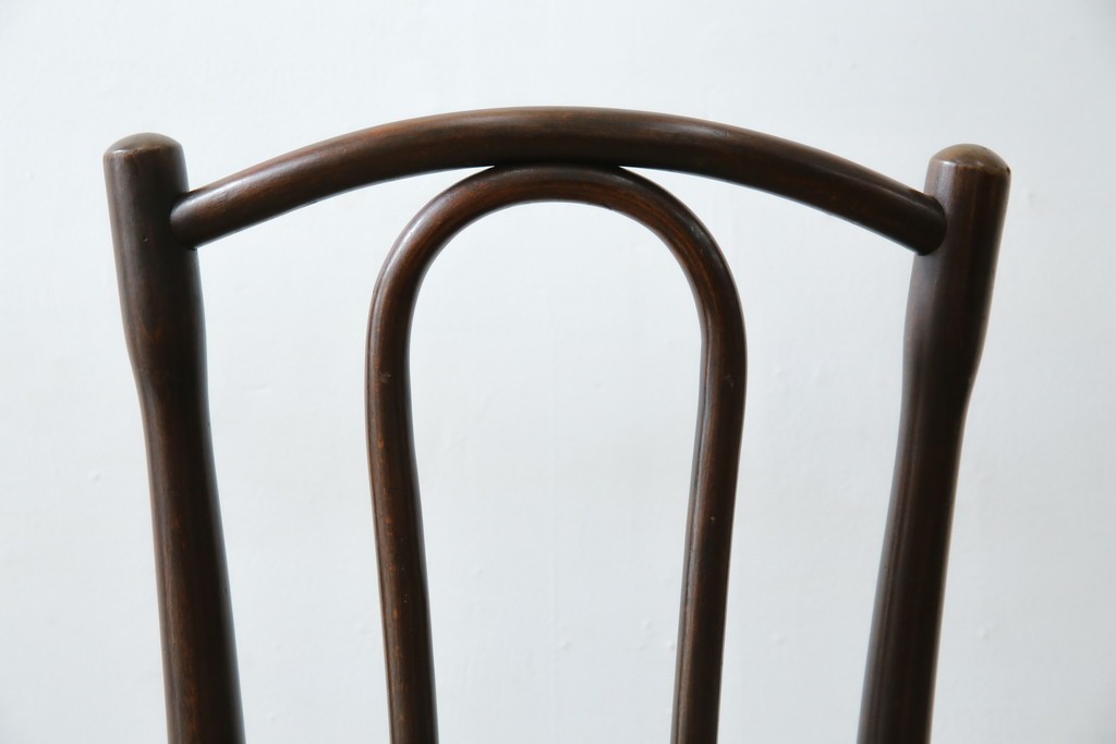 アンティーク家具　ポーランド　MUNDUS and J&J Kohn Ltd(ムンダス&ヤコブ・ヨゼフコーン社)　しなやかなループを描く曲げ木のデザインが美しいベントウッドチェア　(R-076531)