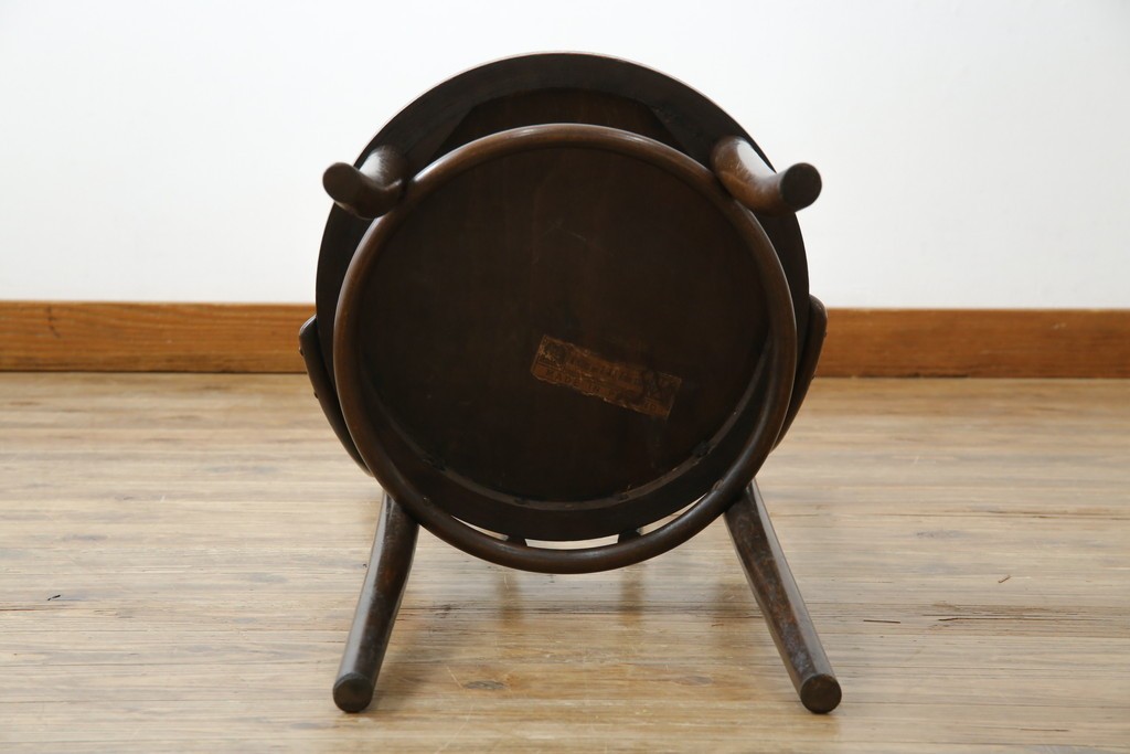 アンティーク家具　ポーランド　MUNDUS and J&J Kohn Ltd(ムンダス&ヤコブ・ヨゼフコーン社)　しなやかなループを描く曲げ木のデザインが美しいベントウッドチェア　(R-076531)