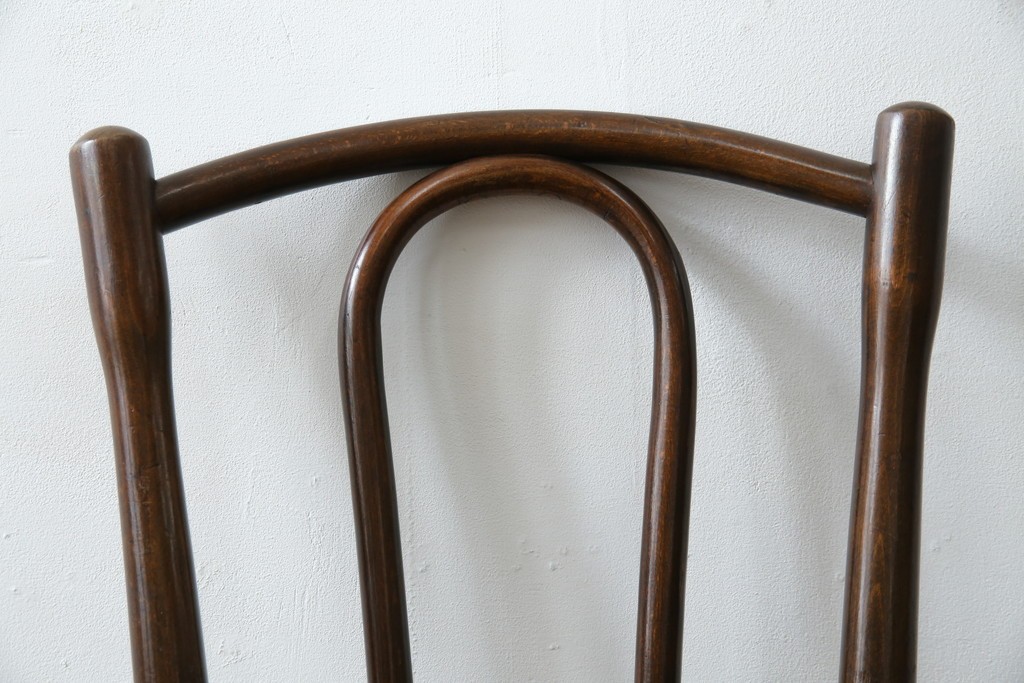 アンティーク家具　ポーランド　MUNDUS and J&J Kohn Ltd(ムンダス&ヤコブ・ヨゼフコーン社)　しなやかなループを描く曲げ木のデザインが美しいベントウッドチェア　(R-076531)