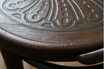 アンティーク家具　ポーランド　MUNDUS and J&J Kohn Ltd(ムンダス&ヤコブ・ヨゼフコーン社)　しなやかなループを描く曲げ木のデザインが美しいベントウッドチェア　(R-076531)