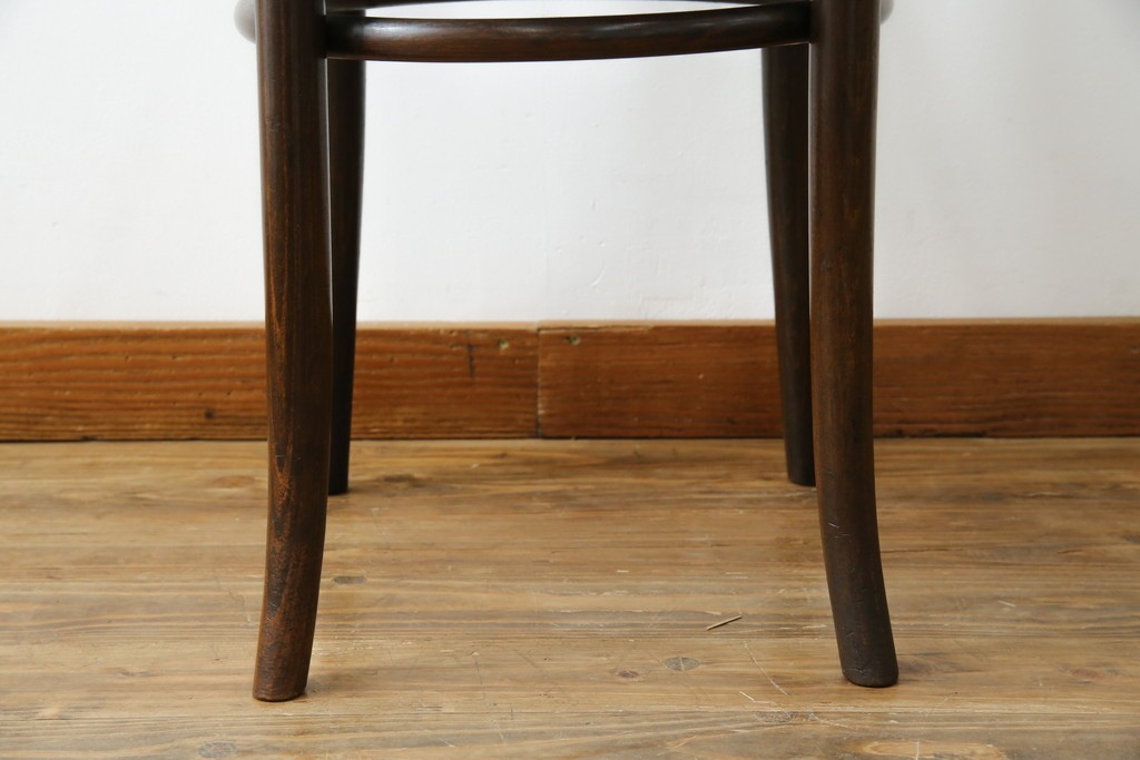 アンティーク家具　ポーランド　MUNDUS and J&J Kohn Ltd(ムンダス&ヤコブ・ヨゼフコーン社)　しなやかなループを描く曲げ木のデザインが美しいベントウッドチェア　(R-076531)