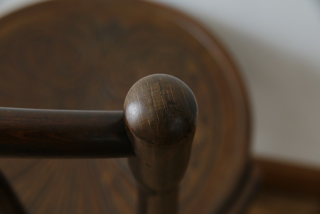 アンティーク家具　ポーランド　MUNDUS and J&J Kohn Ltd(ムンダス&ヤコブ・ヨゼフコーン社)　しなやかなループを描く曲げ木のデザインが美しいベントウッドチェア　(R-076531)