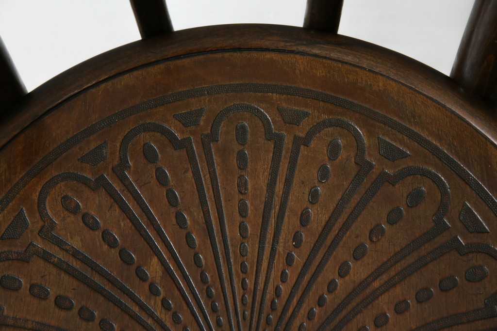 アンティーク家具　ポーランド　MUNDUS and J&J Kohn Ltd(ムンダス&ヤコブ・ヨゼフコーン社)　しなやかなループを描く曲げ木のデザインが美しいベントウッドチェア　(R-076531)