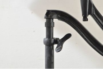 フランスアンティーク　ヨーロピアンな雰囲気漂う譜面台(譜面立、ミュージックスタンド、ブックレスト、書見台、メニュー立て、レシピ台)(R-076532)