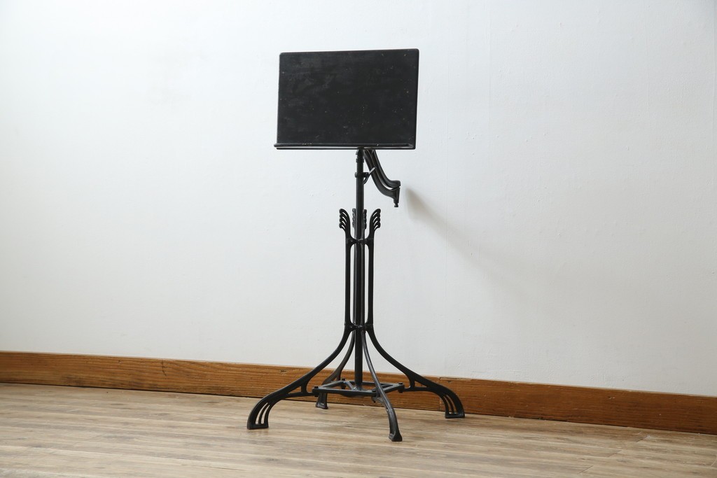 フランスアンティーク　ヨーロピアンな雰囲気漂う譜面台　(R-076532)