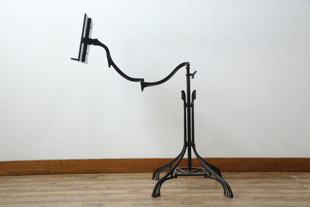 フランスアンティーク　ヨーロピアンな雰囲気漂う譜面台　(R-076532)