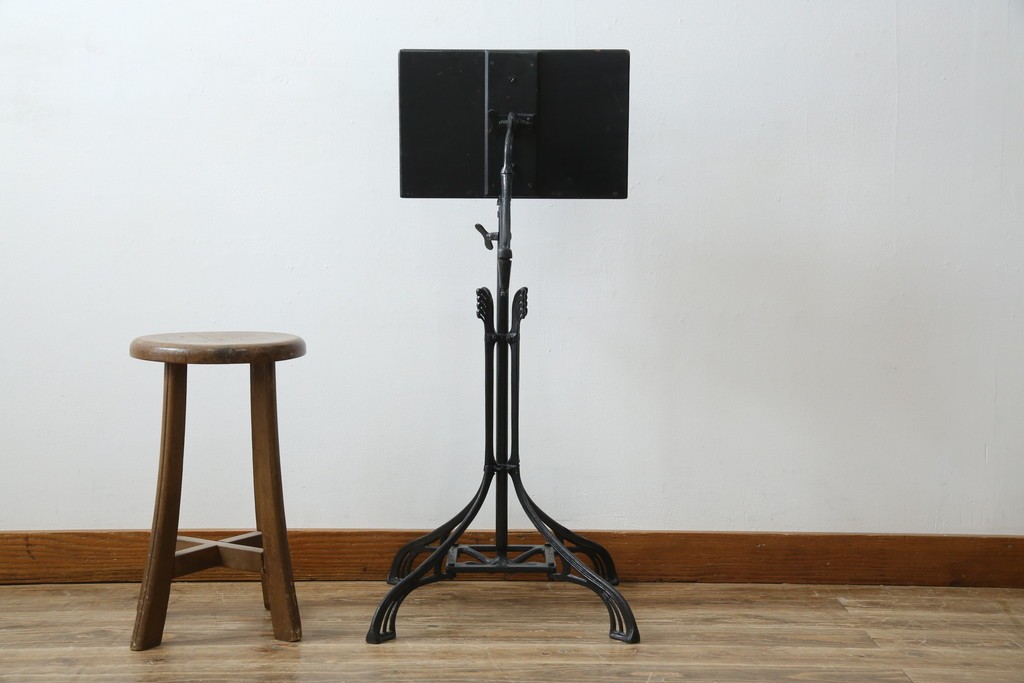 フランスアンティーク　ヨーロピアンな雰囲気漂う譜面台　(R-076532)