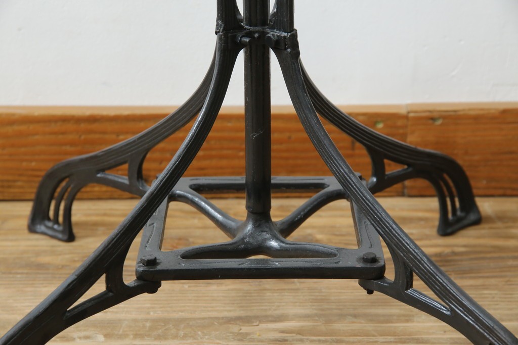 フランスアンティーク　ヨーロピアンな雰囲気漂う譜面台　(R-076532)