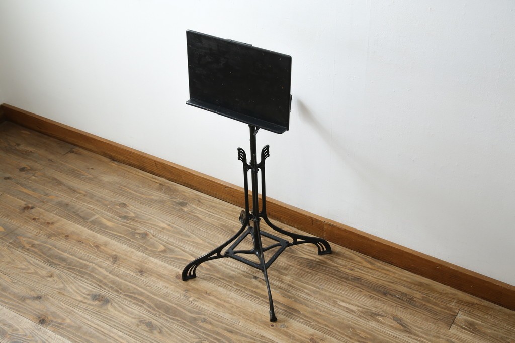 フランスアンティーク　ヨーロピアンな雰囲気漂う譜面台　(R-076532)