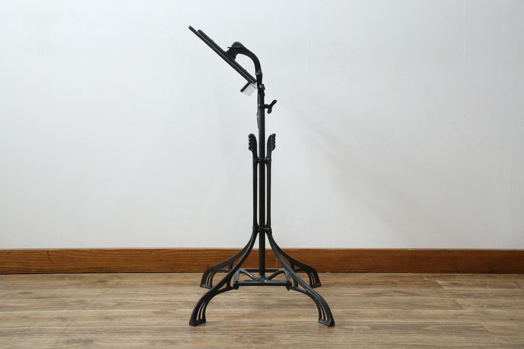 フランスアンティーク　ヨーロピアンな雰囲気漂う譜面台　(R-076532)