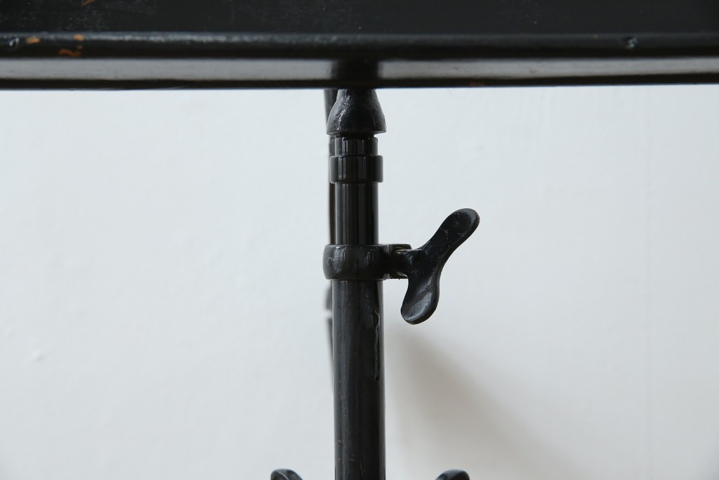 フランスアンティーク　ヨーロピアンな雰囲気漂う譜面台　(R-076532)