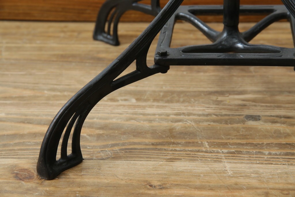 フランスアンティーク　ヨーロピアンな雰囲気漂う譜面台　(R-076532)