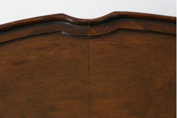 イギリスアンティーク　マホガニー材　クラシカルな佇まいが目を惹くサイドテーブル(ラウンドテーブル、丸テーブル、コーヒーテーブル、カフェテーブル、英国)(R-076533)
