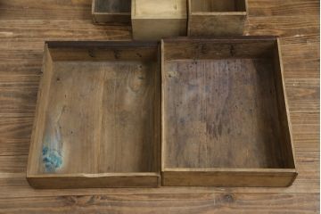 和製アンティーク　前面欅(ケヤキ)材　掛硯型　時代の流れを感じる佇まいが魅力的な佐渡船箪笥(舟箪笥、懸硯型、和箪笥、時代箪笥、小物収納)(R-076543)