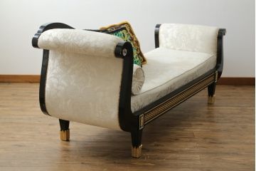 中古　スペイン高級家具　マリネール(MARINER)　ヴェルサーチ(VERSACE)クッション付き　ラグジュアリーな雰囲気あふれるカウチソファ(シェーズロング、2人掛け、長椅子、寝椅子)(定価約207万円)(R-076553)