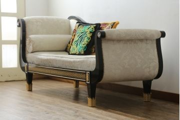 中古　スペイン高級家具　マリネール(MARINER)　ヴェルサーチ(VERSACE)クッション付き　ラグジュアリーな雰囲気あふれるカウチソファ(シェーズロング、2人掛け、長椅子、寝椅子)(定価約207万円)(R-076553)