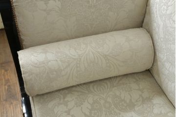 中古　スペイン高級家具　マリネール(MARINER)　ヴェルサーチ(VERSACE)クッション付き　ラグジュアリーな雰囲気あふれるカウチソファ(シェーズロング、2人掛け、長椅子、寝椅子)(定価約207万円)(R-076553)