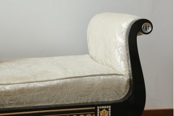 中古　スペイン高級家具　マリネール(MARINER)　ヴェルサーチ(VERSACE)クッション付き　ラグジュアリーな雰囲気あふれるカウチソファ(シェーズロング、2人掛け、長椅子、寝椅子)(定価約207万円)(R-076553)
