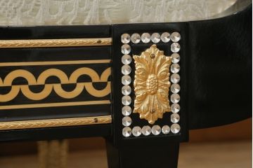 中古　スペイン高級家具　マリネール(MARINER)　ヴェルサーチ(VERSACE)クッション付き　ラグジュアリーな雰囲気あふれるカウチソファ(シェーズロング、2人掛け、長椅子、寝椅子)(定価約207万円)(R-076553)
