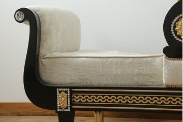 中古　スペイン高級家具　マリネール(MARINER)　ヴェルサーチ(VERSACE)クッション付き　ラグジュアリーな雰囲気あふれるカウチソファ(シェーズロング、2人掛け、長椅子、寝椅子)(定価約207万円)(R-076553)